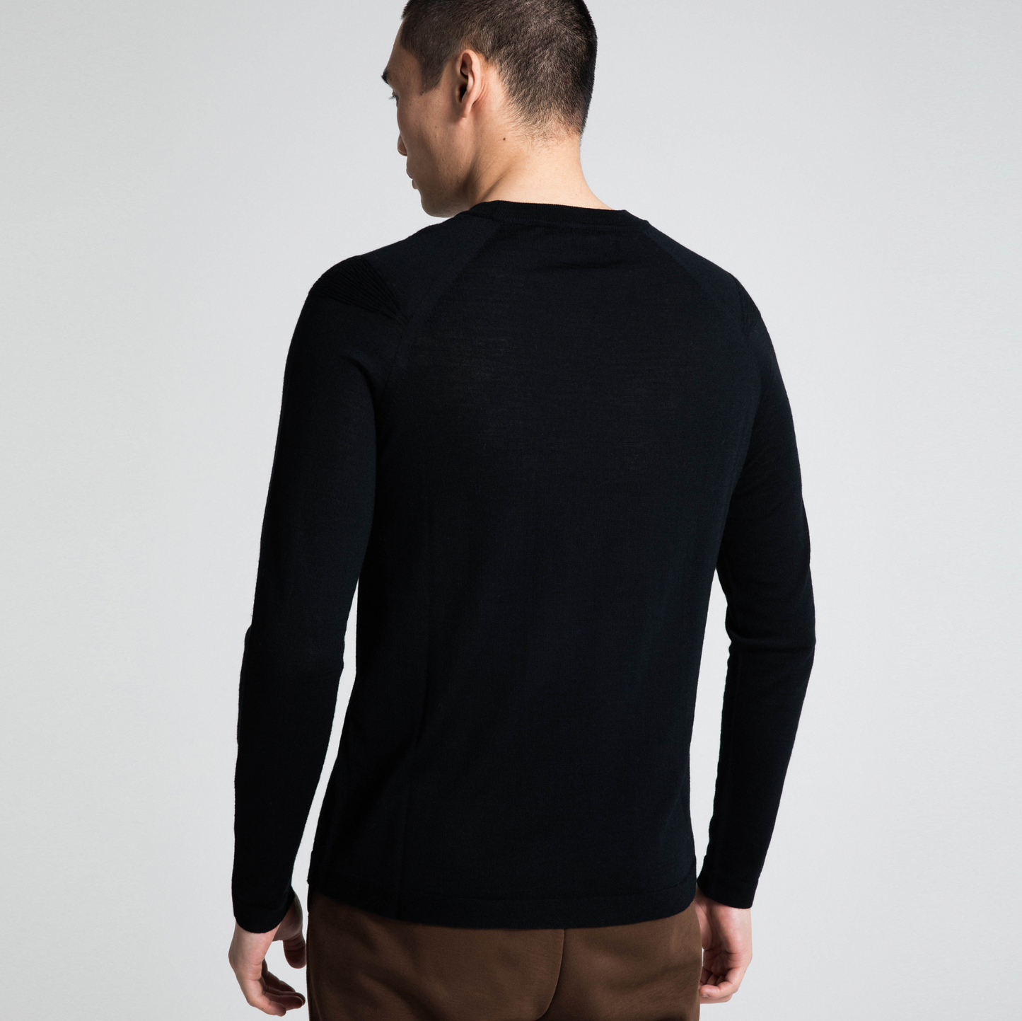 Natural Seamless Merino Crew-Black