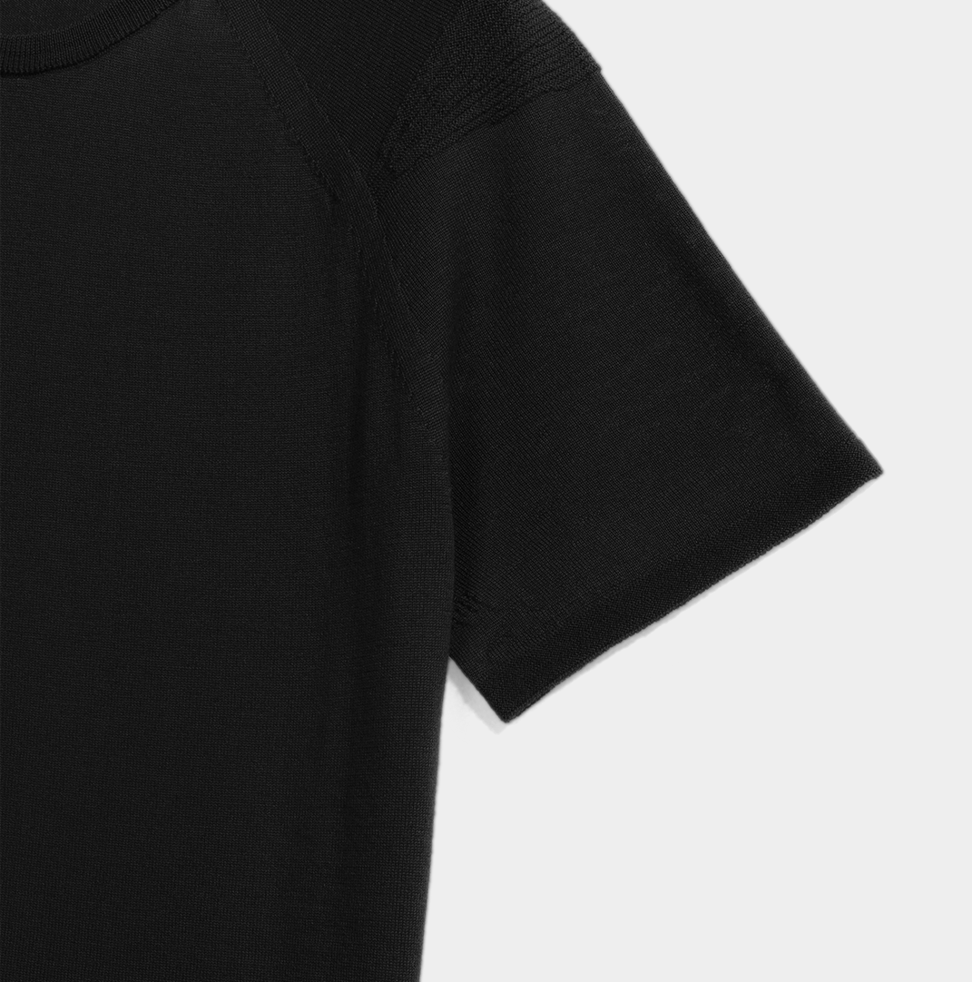 Natural Seamless Merino Tee-Black