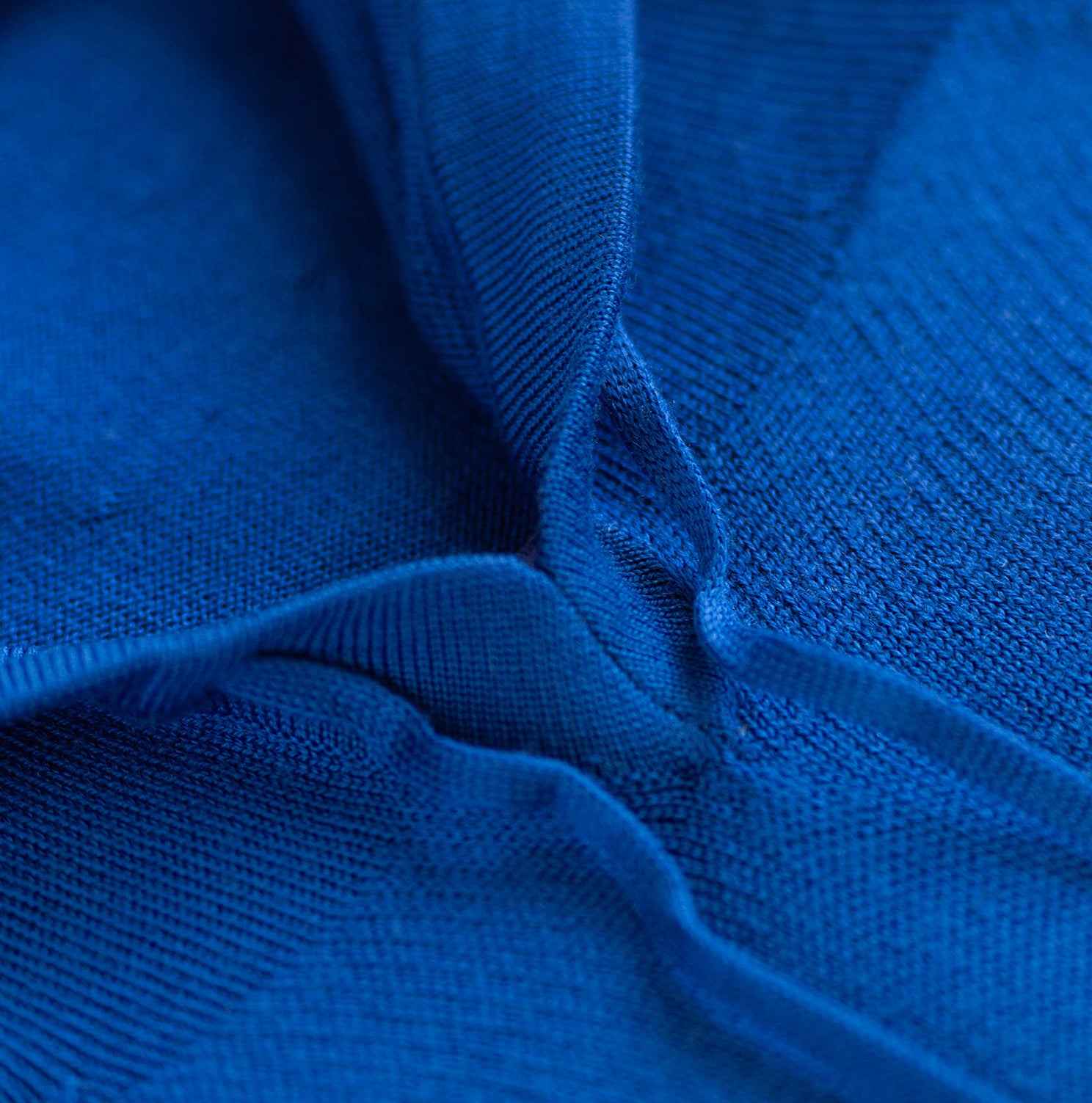 the-soft-merino-knit-hoodie-betty-blue