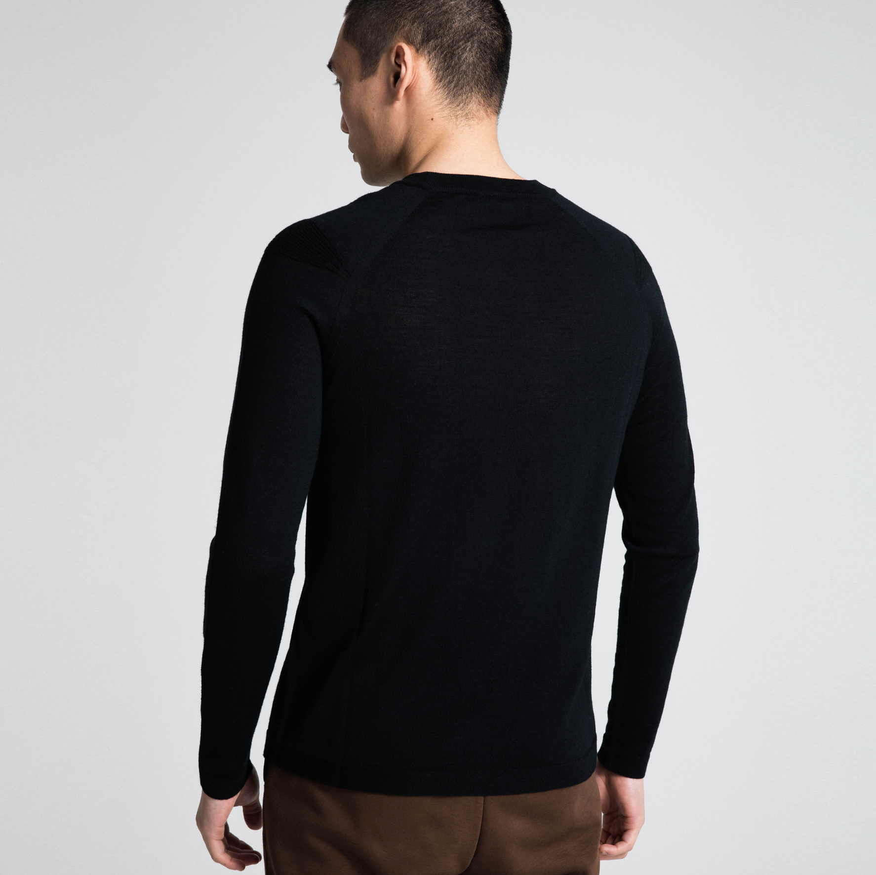 Natural Seamless Merino Crew-Black
