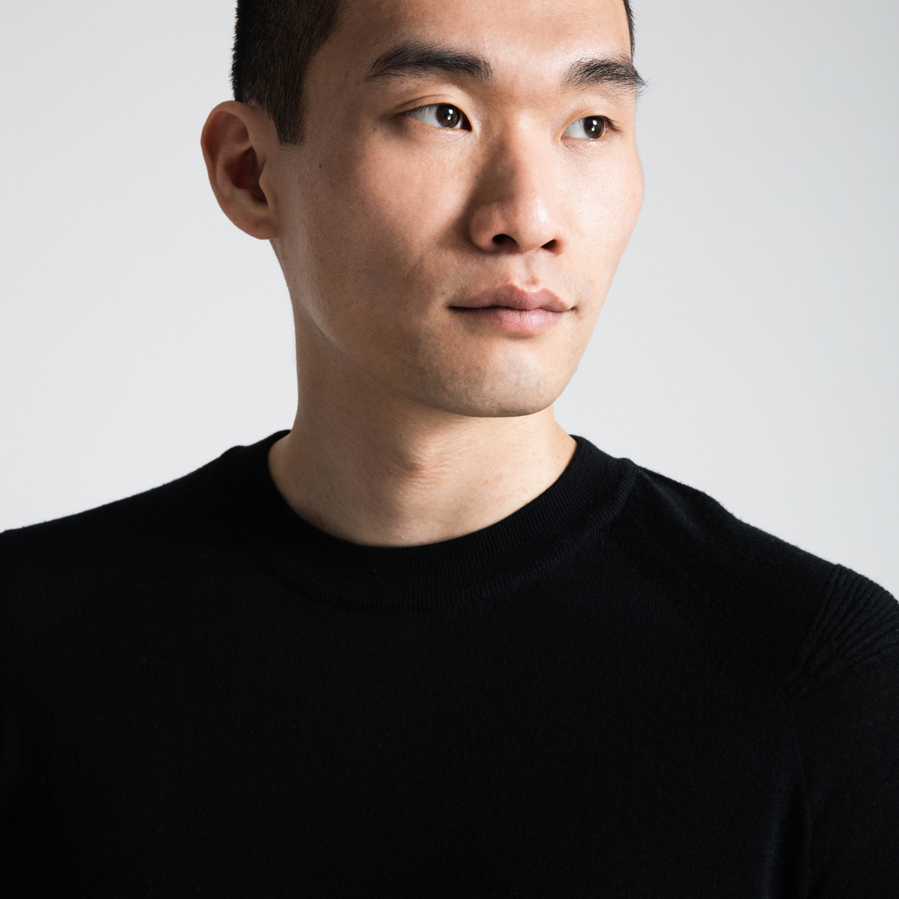 Natural Seamless Merino Crew-Black