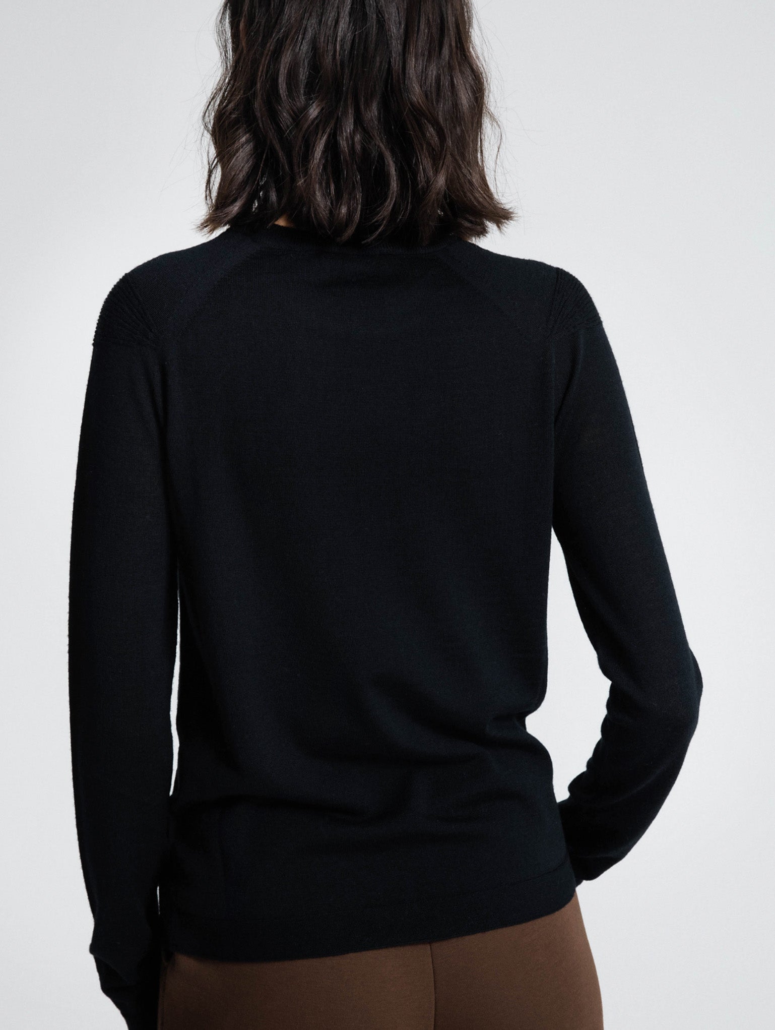 Natural Seamless Merino Crew