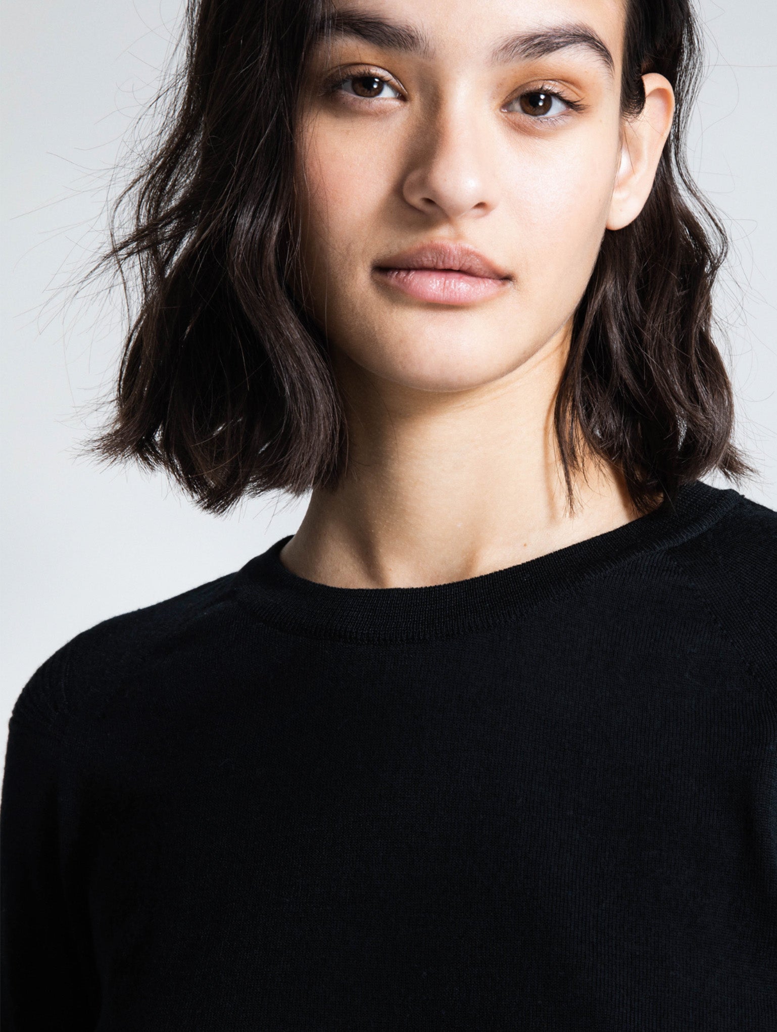 Natural Seamless Merino Crew