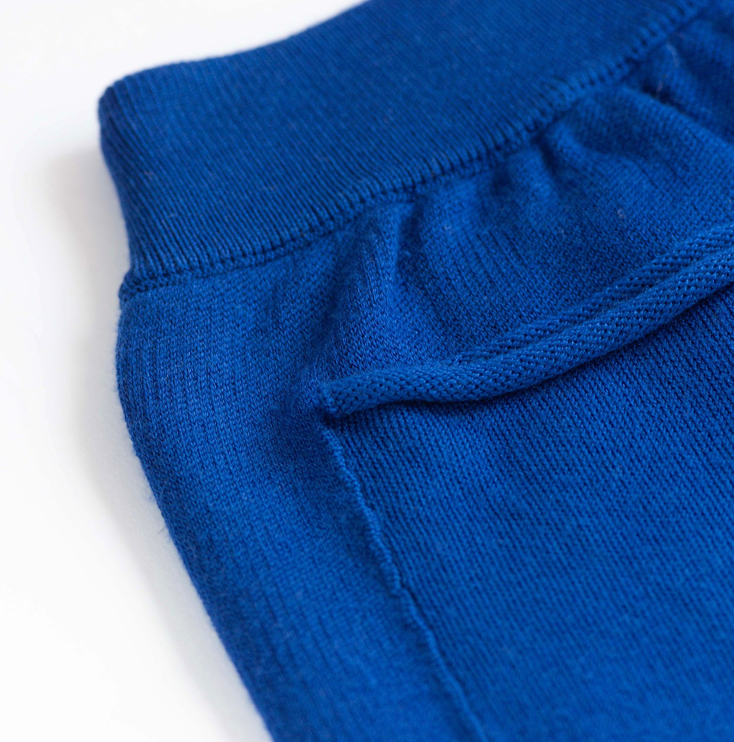 the-soft-merino-knit-jogger-betty-blue