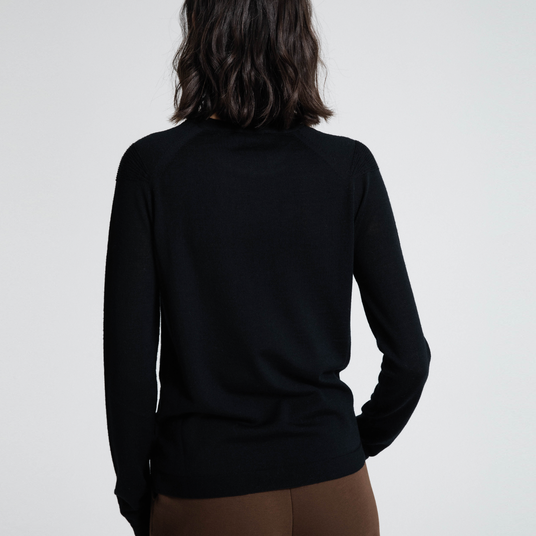 Womens’ Natural Crew in ZQRX Merino-Black